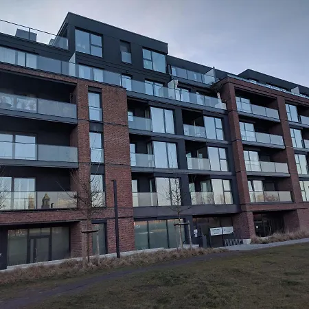 Chwaliszewo 62 – Bemyguest! In *